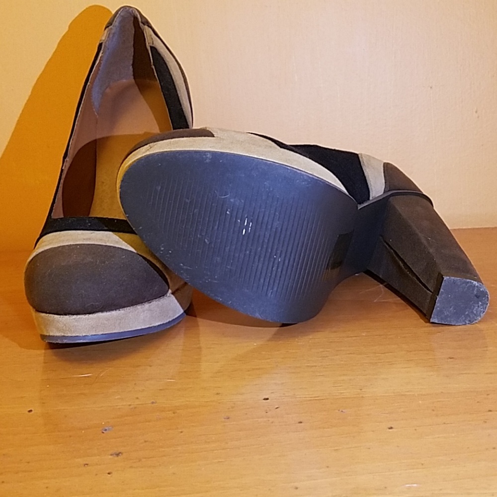 Shoes - Picture 4 of 4
